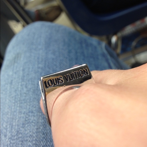 Louis Vuiton Ring size 8