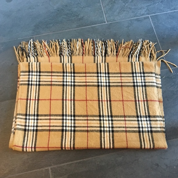 Accessories - FABULOUS!!! Accessory! Pattern look familiar?