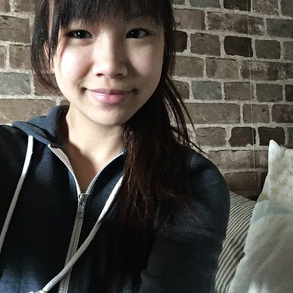 Meet your Posher, Olivia