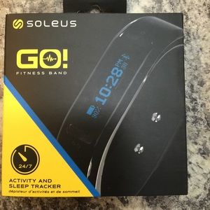 Soleus GO fitness band in black & white sale today