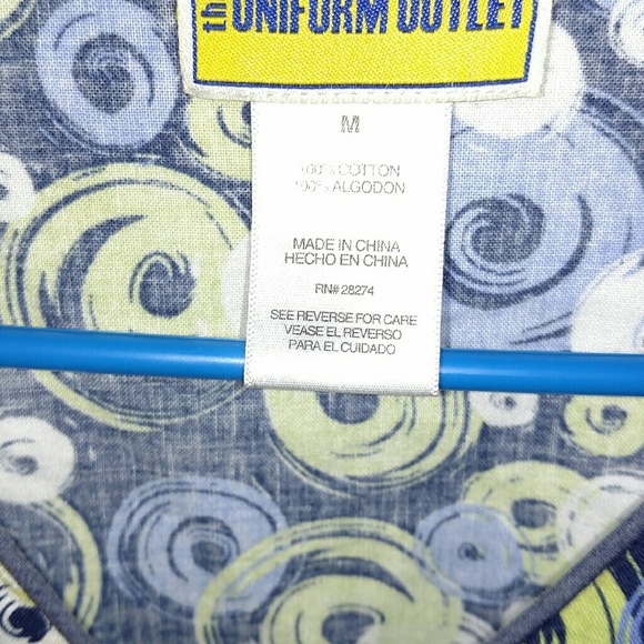 Scrub top. Size Medium. - Picture 3 of 4