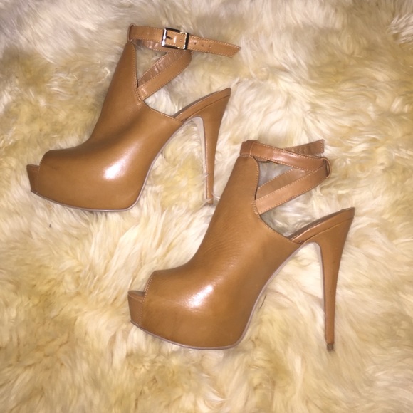 Peep Toe Platform Pumps