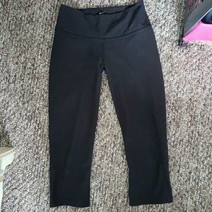 SALE Nike Crop Tight-Fit Yoga Pants