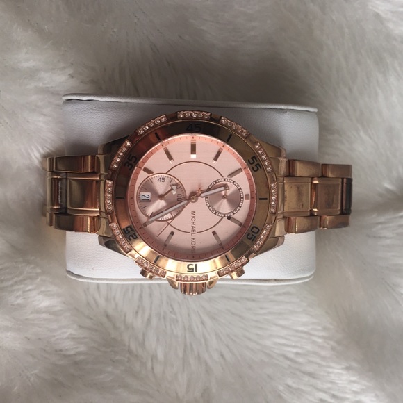 Michael Kors rose gold watch make me an offer!!