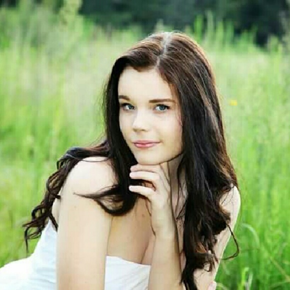 Meet your Posher, Ariadne - Picture 1 of 1