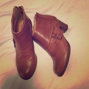 Tan booties fashion