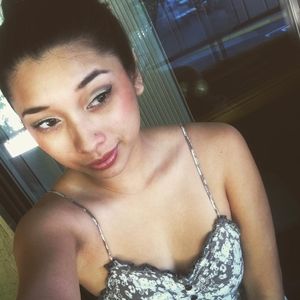 Meet your Posher, Monique