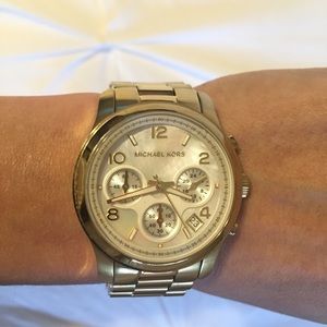 💗HP💋Michael Kors Small faces Runway Pearl Watch