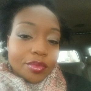 Meet your Posher, Karissa