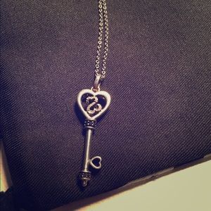 Jane Seymour open heart key necklace!