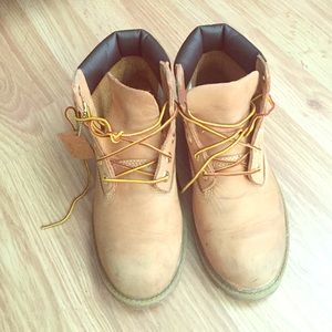 Timberlands size 3y in kids 5y woman's