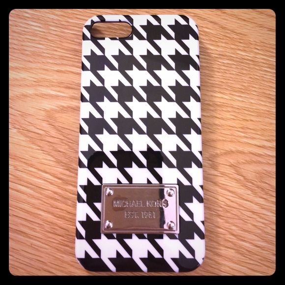 Michael Kors Accessories - Michael Kors IPhone 5s Phone Case