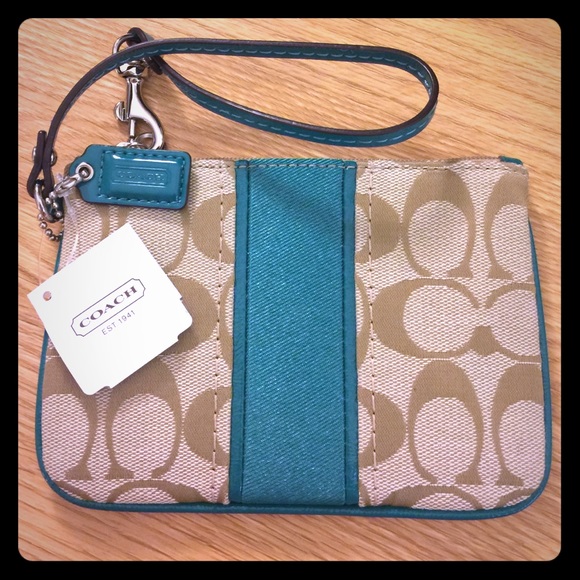 Coach Handbags - Coach Wristlet