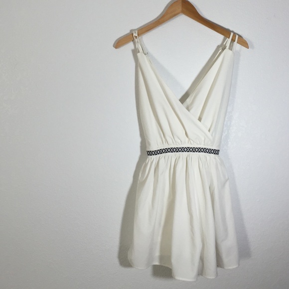 *SOLD* Gorgeous Boutique White Strappy Romper - Picture 1 of 4