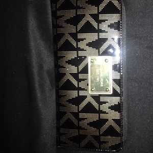 Black and brown wallet ❤️