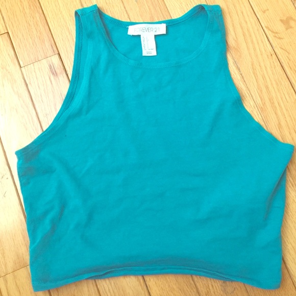 Crop top size small