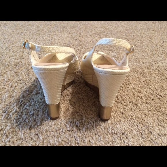 Charles&Keith high-heeled shoes - Picture 3 of 3