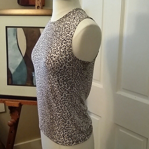 Cheetah printed top - Picture 3 of 4