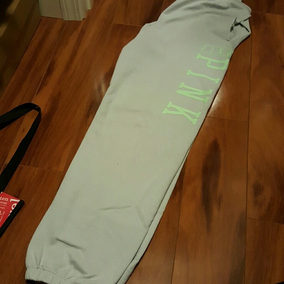 VS pink cropped sweats