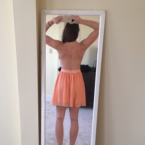 Adorable peach Ellelaurie open back dress S