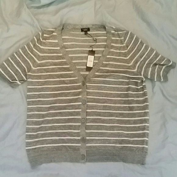 Button up cadigan with short sleeves