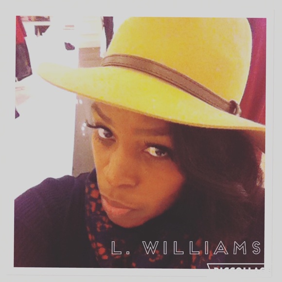 Meet your Posher, Latrice - Picture 1 of 1