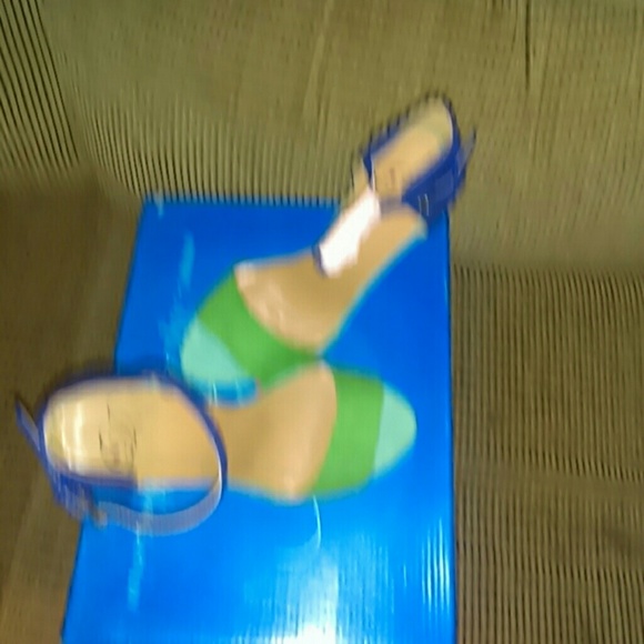 Heels - Picture 2 of 4