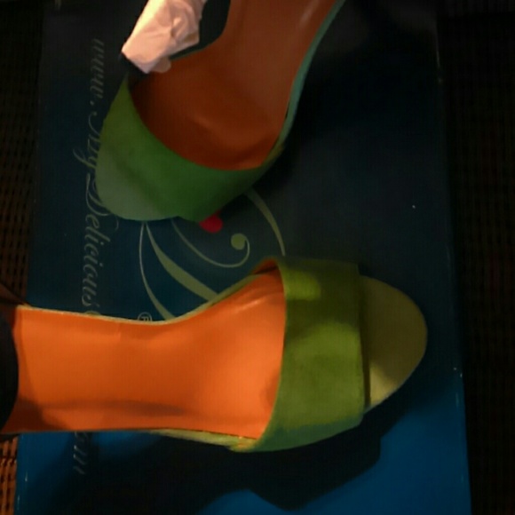Heels - Picture 3 of 4