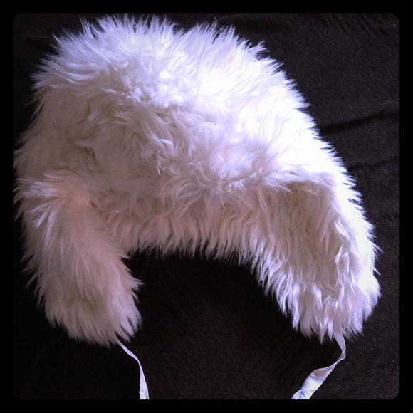 White faux fur piscutter