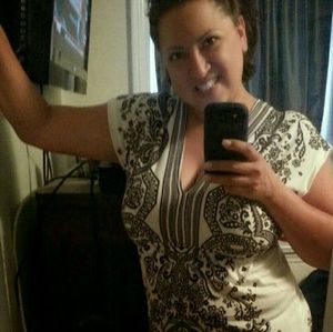 Meet your Posher, Cynthia