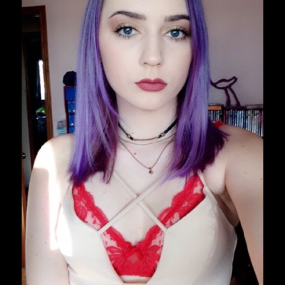 Meet your Posher, Kayla