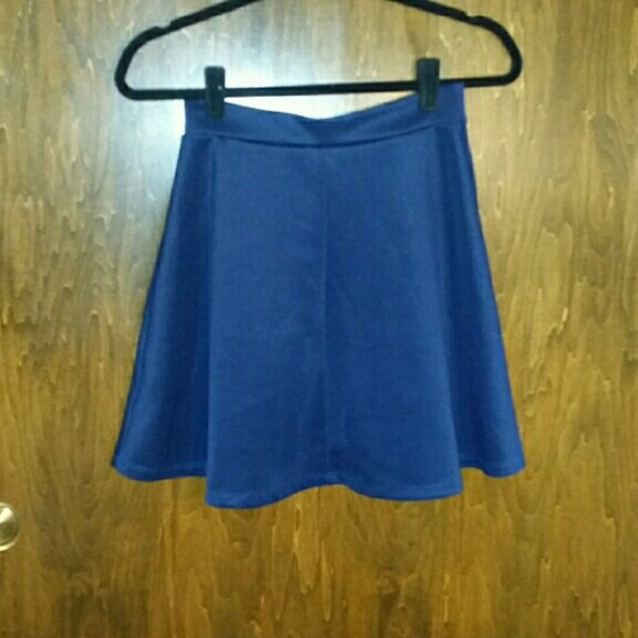 Navy blue Pleated Skirt - Picture 2 of 2