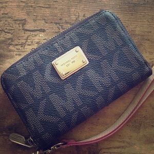 Michael Kors wristlet wallet