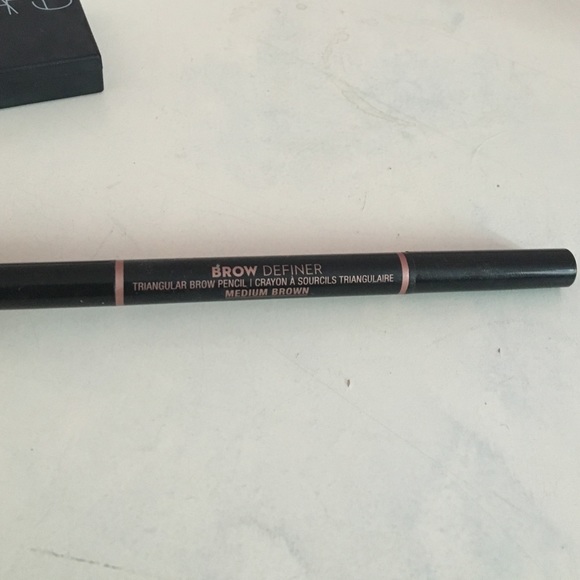 Anastasia Beverly Hills Brow Definer-medium brown