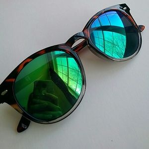 mirrored tortoise shell sunglasses