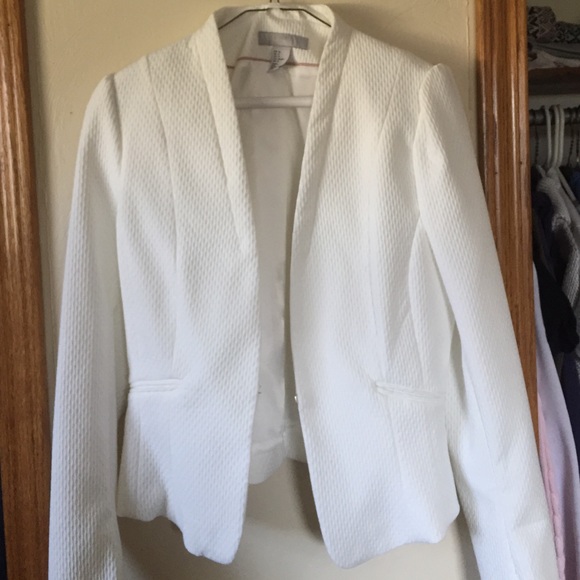 ‼️ ON HOLD ‼️White h&m lattice styled blazer