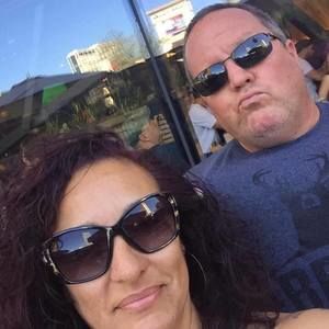 Meet your Posher, Dee dee