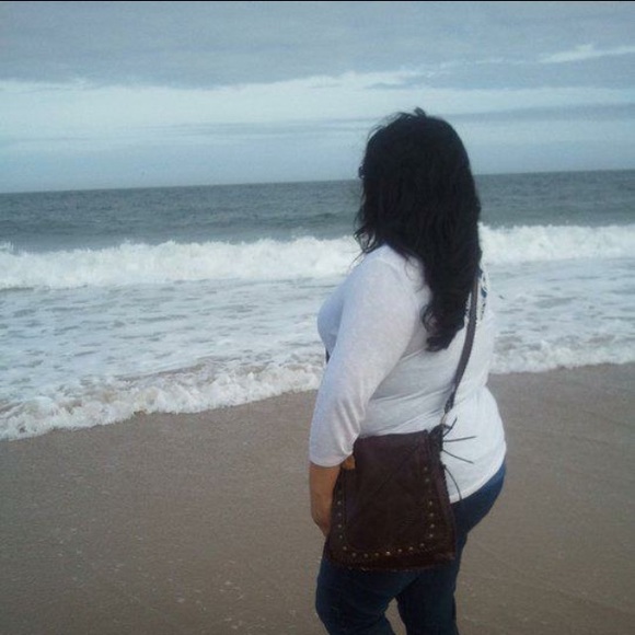 Meet your Posher, Christina - Picture 2 of 3