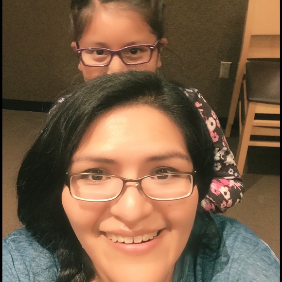 Meet your Posher, Christina - Picture 3 of 3