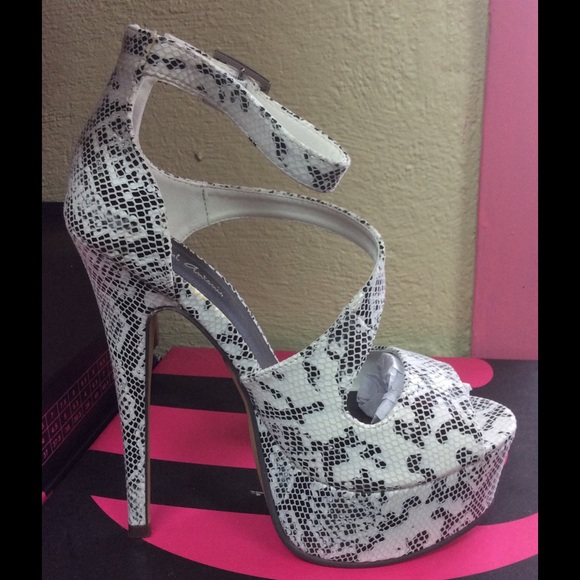 Shoes - Picture 1 of 1