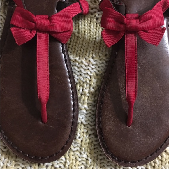 🌟 FINAL SALE 🌟 A&F Red Bow Sandals