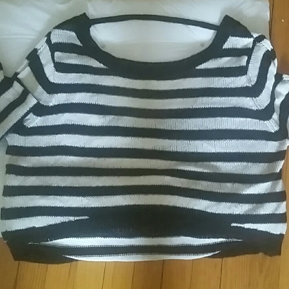 ⚪⚫BISOU BISOU Sweater⚪⚫