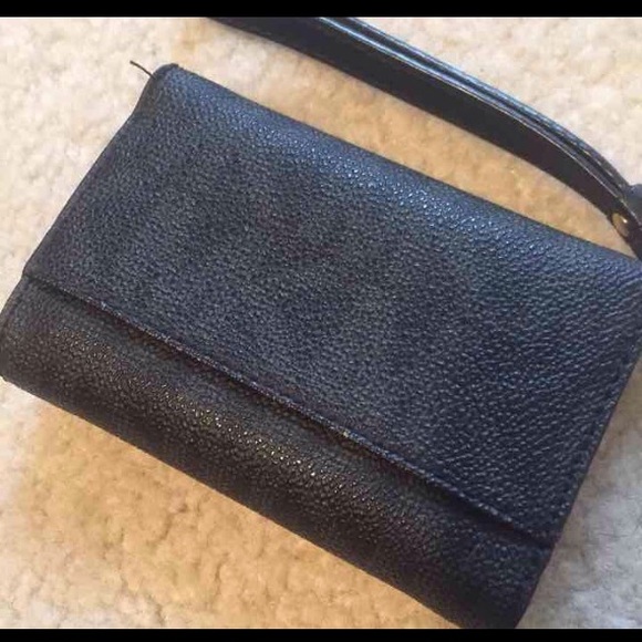 Black Wristlet wallet for iPhone auth MK - Picture 2 of 3