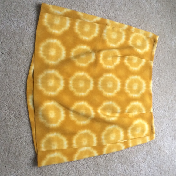 J Crew silk mini skirt Sz 00 Yellow