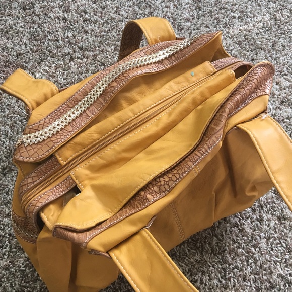 Purse - Picture 2 of 3