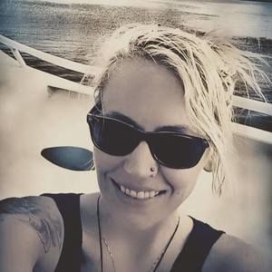 Meet your Posher, Farrah