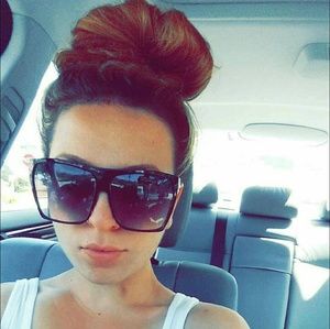 OVERSIZED SUNGLASSES