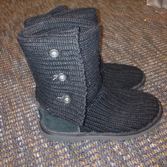 Black knit Uggs