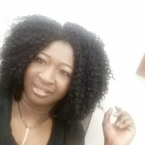 Meet your Posher, Rollinda