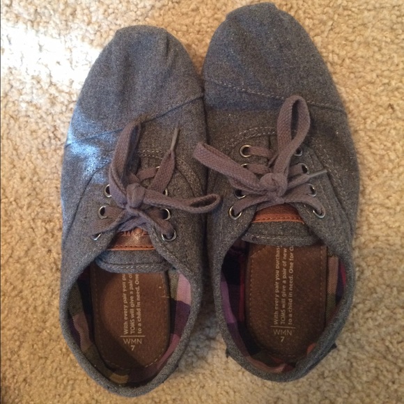 Toms "Cordone" style shoes. Offers welcome!